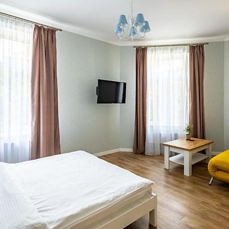 Leontovycha Apartment Lviv Extérieur photo