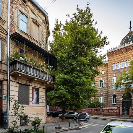 Leontovycha Apartment Lviv Extérieur photo