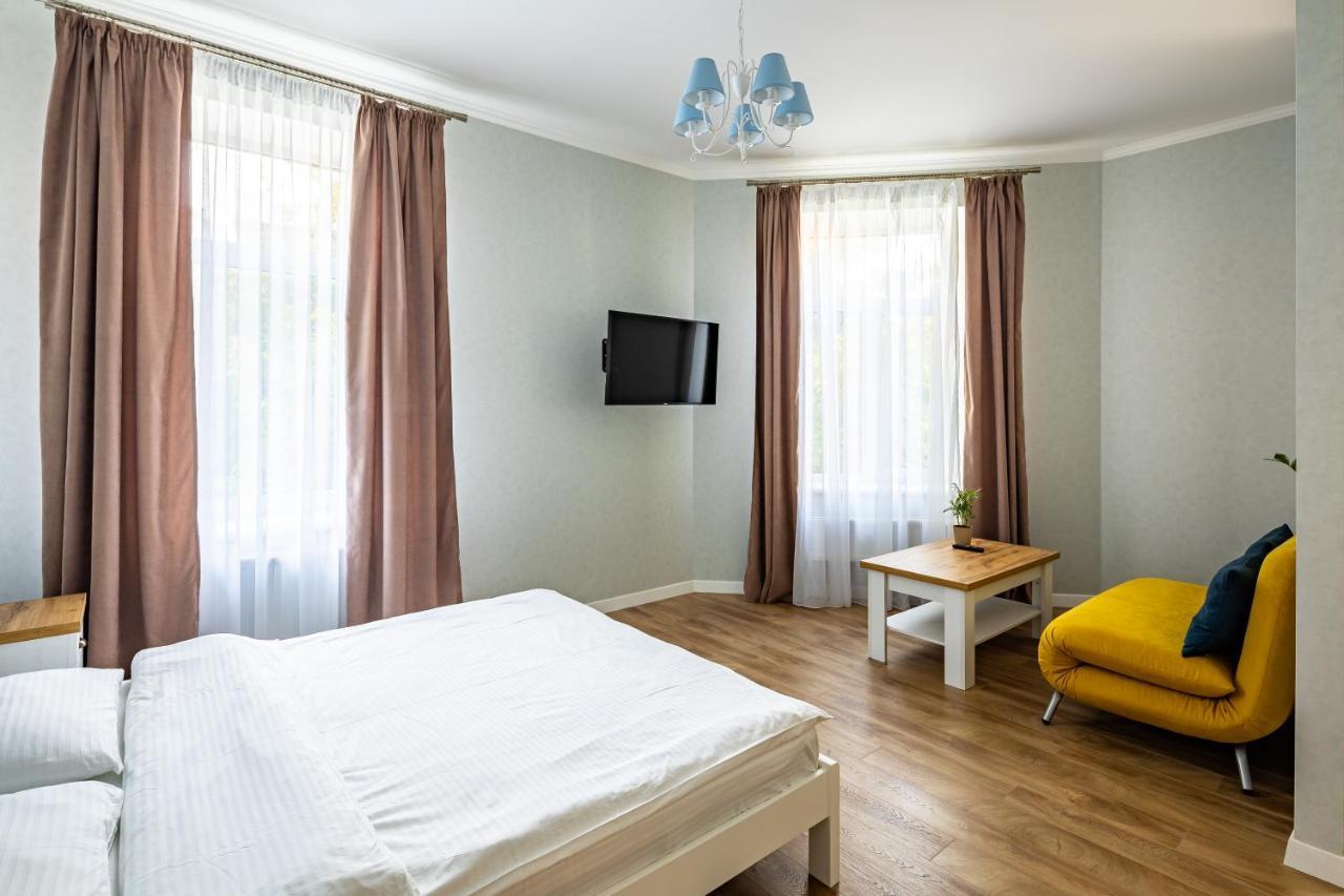 Leontovycha Apartment Lviv Extérieur photo