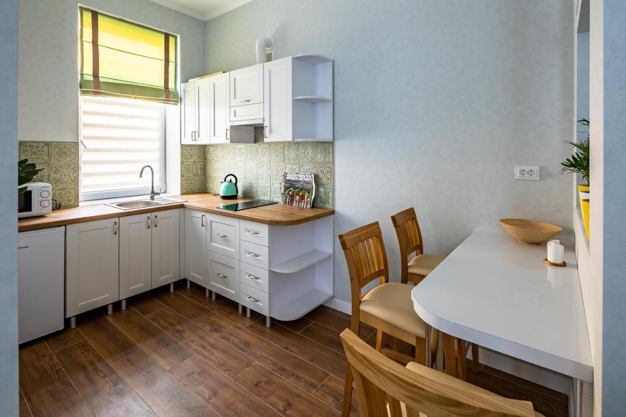 Leontovycha Apartment Lviv Extérieur photo